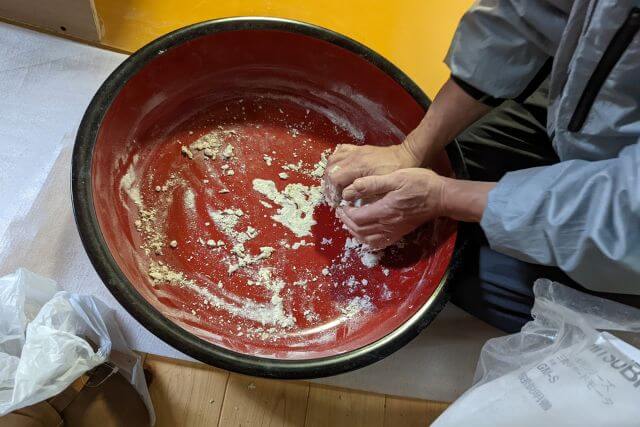 老舗の歴史あるそば粉製法と特徴